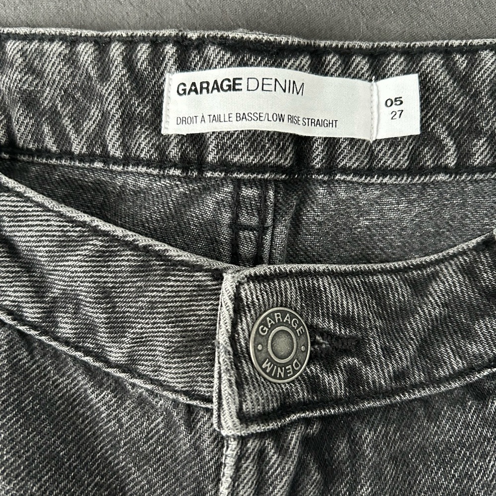 Garage acid washed black low rise straight leg jeans sz 27